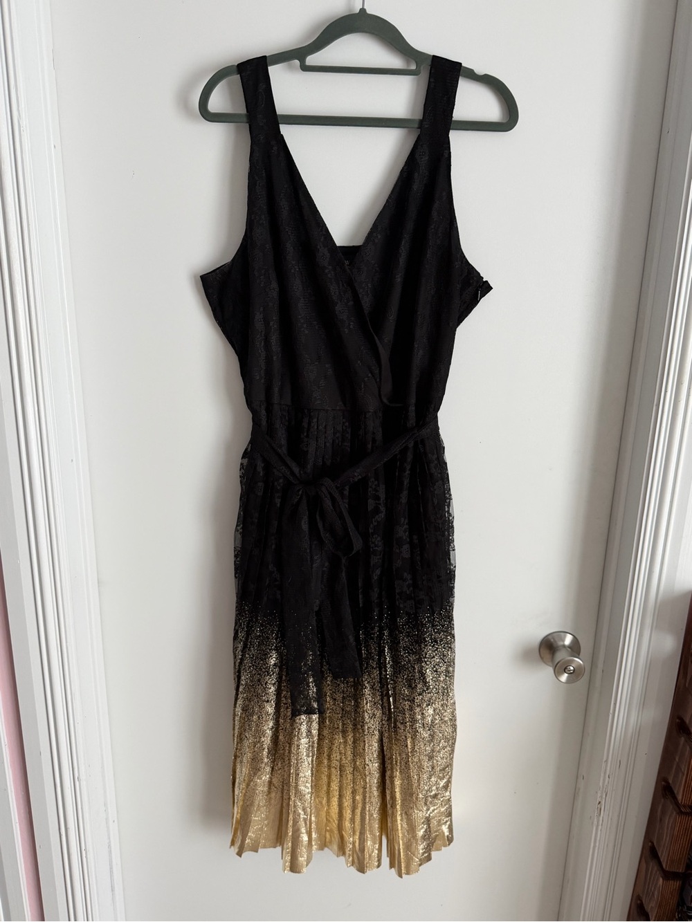 Black lace and Gold Ombre Sleeveless Dress